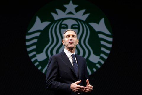 Howard Schultz: “Apoyar el matrimonio gay no es una decisión económica” Howard Schultz