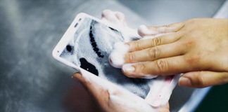 Compañías lanzan celulares que se pueden lavar con agua y jabón celulares todo terreno