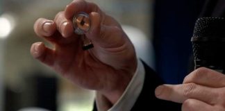 Un chip en tu cerebro podría manejar tu auto chip neuralink