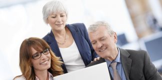 Personas de 50 años, esenciales para la economía de la pandemia