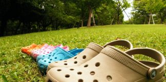 Adornos para Crocs, un emprendimiento que generó millones