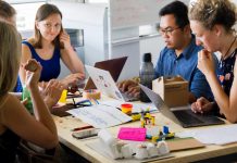 Centennials en el mundo laboral, cómo involucrarlos con tu empresa