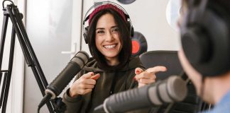 Podcast con contenido diverso para ganar dinero Podcast