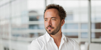 Drew Houston el hombre detrás del servicio de copia de seguridad en la nube «Dropbox»