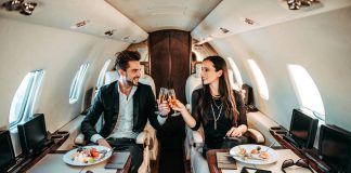 Esta nueva app te ayudará a citarte con un millonario