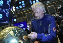 Branson se une a la carrera por llevar turistas espaciales