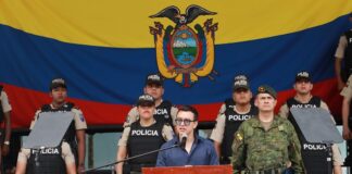 Presidente Daniel Noboa entrega 10.500 chalecos balísticos a la Policía Nacional en Guayaquil