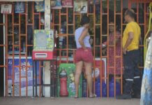 Según un estudio, las ventas en las tiendas de conveniencia cayeron un 10% en 2024 y el 40% de los propietarios de tiendas cree que les va peor Informes | Noticias