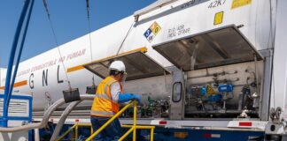 Ecuador recibe la primera importación terrestre de GNL desde Perú | Economía | Noticias