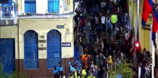 Concierto gratuito en la Plaza San Francisco de Quito interrumpido por disturbios | Ecuador | Noticias