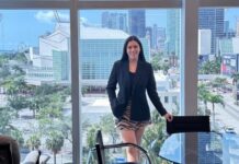 Grupi recauda 200.000 dólares para reunir a profesionales en EE.UU. •