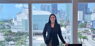 Grupi recauda 200.000 dólares para reunir a profesionales en EE.UU. •