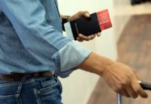 Los pasajeros que ingresen o salgan de Ecuador con $10.000 o más podrán declararlo digitalmente a partir del 9 de diciembre de 2024. Así es como puedes hacerlo | Economía | Noticias