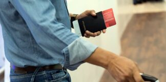 Los pasajeros que ingresen o salgan de Ecuador con $10.000 o más podrán declararlo digitalmente a partir del 9 de diciembre de 2024. Así es como puedes hacerlo | Economía | Noticias