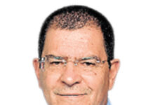 Simón Pachano: Política y dinero | Columnistas | Opinión