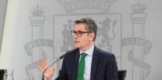 Según esta ley, los influencers deben corregir las denuncias falsas