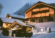 Nude Project celebra la Navidad en los Alpes