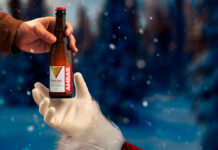 Ambar viaja a Laponia con su cartel tan especial