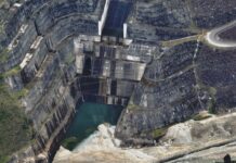 El embalse de Mazar pierde un metro de reserva al día