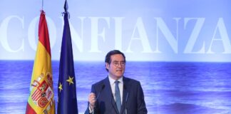 La patronal sugiere que el SMI subirá un 3%, cinco euros menos que el rango inferior de los expertos de Trabajo | Negocio