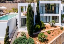 Las tres casas de la semana: Santuario de paz en Ibiza por casi seis millones | Negocio