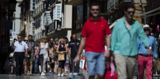 Las camas en apartamentos turísticos superan ya a las de hoteles en diez grandes ciudades Negocio