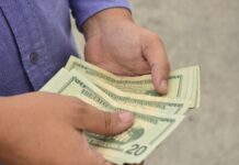 Reconoce a 7 empresas no autorizadas para llevar a cabo actividades en el sistema financiero. Estas son empresas