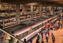 El Gobierno gastará más de 1.600 millones para ampliar las ayudas al transporte hasta junio de 2025 | Negocio