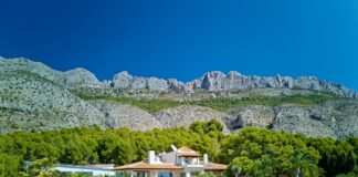 Las tres casas de la semana: Tener un chalet en Altea cuesta 10 millones de euros | Negocio