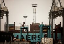 Maersk contra MSC: Esta es la gran lucha marítima para cazar la «ballena blanca» del comercio mundial | Negocio