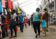 “El préstamo me ayudó a pagar deudas y otra parte se fue al negocio que cerramos”: Hay menos microcréditos en Ecuador