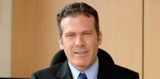 Momento crítico para el microcrédito, dice analista económico Alberto Acosta | Informes | Noticias