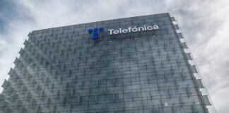 Telefónica seguirá ofreciendo el servicio universal de telecomunicaciones durante dos años | Buscar