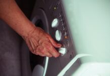 Hay que rascar bien el bolsillo: así es la factura del gas y la luz que te espera en 2025 | Negocio