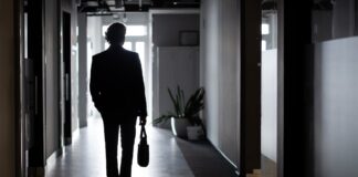 Renuncia: te quedas allí, dejo la empresa: por qué más y más personas dejan su trabajo Negocio