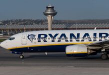 Aena celebra un cumpleaños entusiasmado con viajeros y registros de ventajas | Negocio