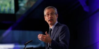 Hernández de Cos, Invirtió al Doctor ‘Honoris causa’ de la Universidad de Nebrija | Negocio