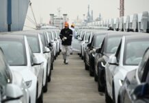 El efecto Trump ya no se aplica a Tesla: pierde casi un tercio de su valor de mercado de valores del máximo | Mercados financieros