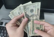 Tres de cada diez ecuatorianos regresaron a la exclusión financiera y la mayoría ganó menos de 800 dólares estadounidenses por mes | Informes | Noticias