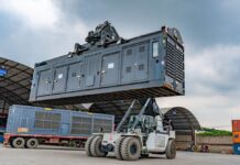 Vice Ministro de Electricidad, Fabián Calero, ensamblaje del motor inspeccionado de las Esmeraldas III Central | Economía | Noticias