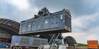 Vice Ministro de Electricidad, Fabián Calero, ensamblaje del motor inspeccionado de las Esmeraldas III Central | Economía | Noticias