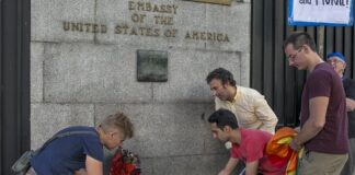USA pide a los proveedores de todos los mensajes que confirman que no se adhieren a las pautas de diversidad e igualdad. Negocio