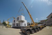 Haga casas como si fuera automóviles para reducir el tiempo de entrega en un 40% de negocios