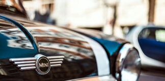 Young of Matt alivia la anomalía como una mini sede