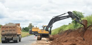 «El quinto puente continúa con expropiaciones y conexión con las calles con licencia», dice el ministro de transporte Roberto Luque