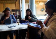 Artesanas transforma los materiales de aviación de Latam Airlines Ecuador en nuevos productos | Economía | Noticias