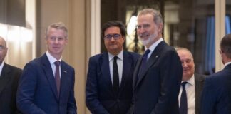 El gobierno anuncia la ayuda de 180 millones para que las empresas y el sector de la salud integren la IA | Buscar