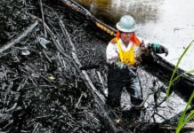 Petroecuador confirma que 25,116 aceite de barril en Esmeraldas debido a la creación del Sothe | La economía fue derramada | Noticias