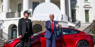 Trump prefiere a Elon Muschus para suavizar la regulación de los autos autónomos | Negocio