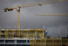 La vivienda nueva marcará otro récord en la segunda mitad del año tras subir un 8,7%: un piso costará de media 329.100 euros | Economía